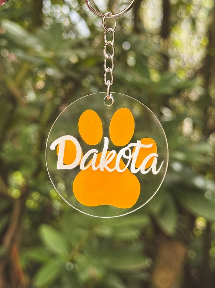 Schlüsselanhänger personalisiert mit Pfote und Hundename