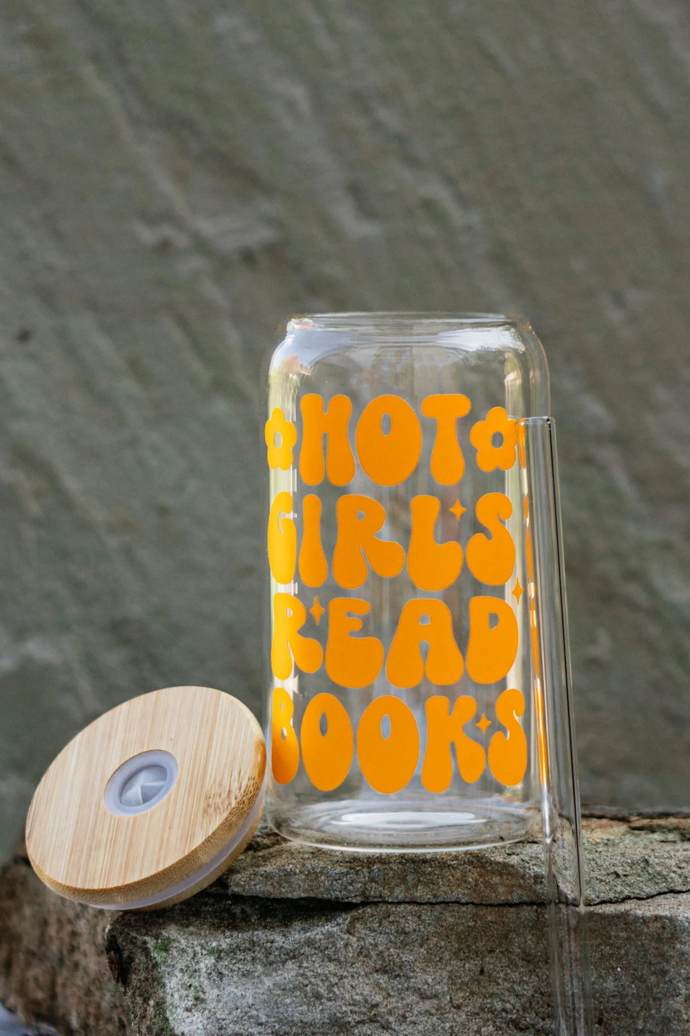 Trinkglas "HOT GIRLS READ BOOKS"