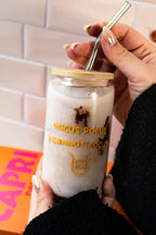Trinkglas "hocus pocus i cannot focus" mit Bambusdeckel und Strohhalm