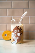 Trinkglas "iced coffee club" mit Bambusdeckel und Strohhalm