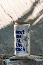 Trinkglas "meet me at the beach" mit Bambusdeckel und Strohhalm