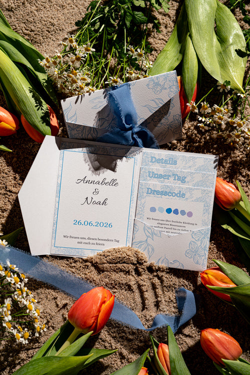 Einladungskarte Hochzeit "Blaue Blüte"